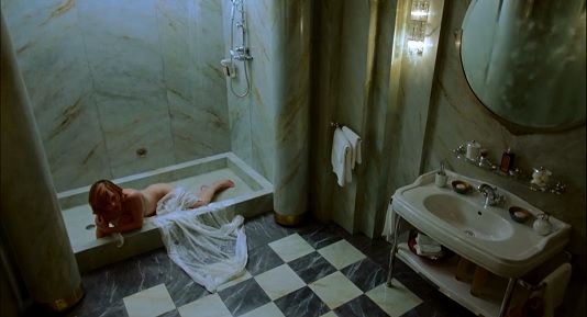 Milla Jovovich/Alice waking up vulnerable