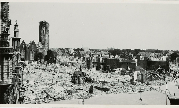 the Middelburg market square after the bombardment