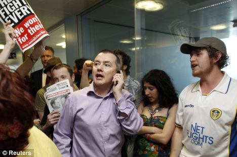 Protesters surround BA boss Willy Wash